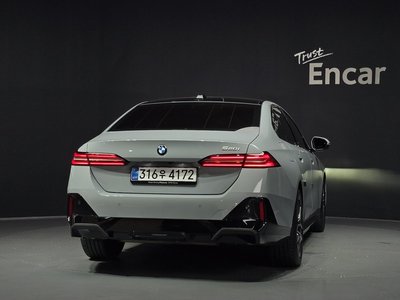 2026 BMW 5 SERIES — фото 3