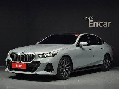 2026 BMW 5 SERIES — фото 1