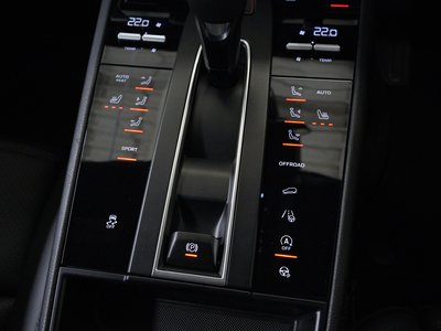 2023 Porsche MACAN thumbnail 43