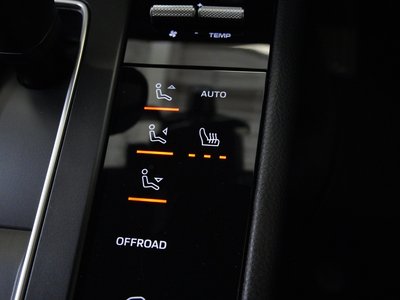 2023 Porsche MACAN thumbnail 44