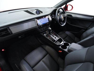 2023 Porsche MACAN thumbnail 19