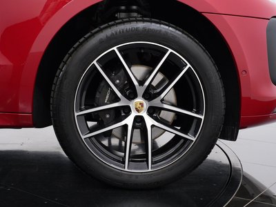 2023 Porsche MACAN thumbnail 25