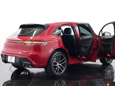 2023 Porsche MACAN thumbnail 16