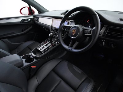 2023 Porsche MACAN thumbnail 29