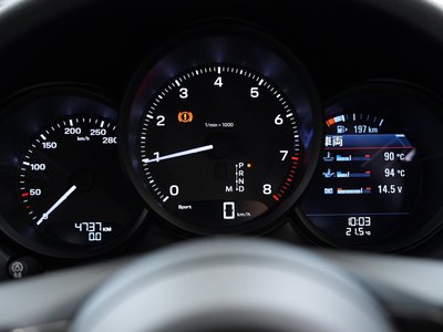 2023 Porsche MACAN thumbnail 37