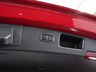 2023 Porsche MACAN thumbnail 22