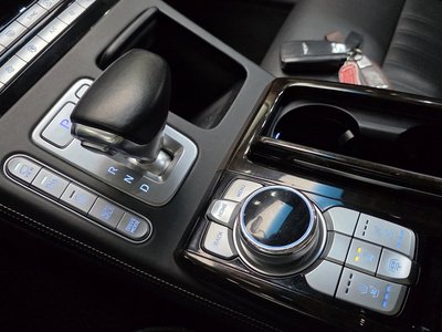 2019 Genesis G90 — фото 9