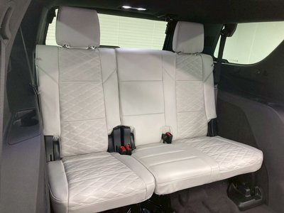 CADILLAC ESCALADE - 7