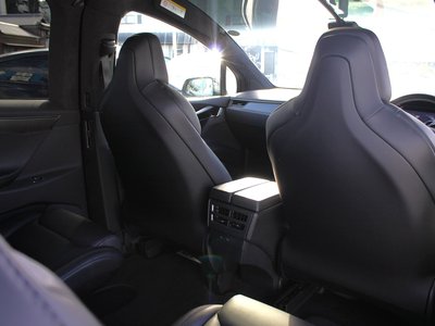 2019 Tesla MODEL X — миниатюра 24