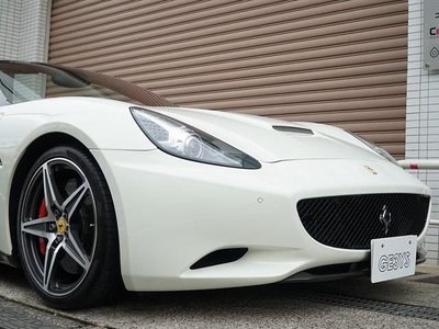 FERRARI CALIFORNIA - 9