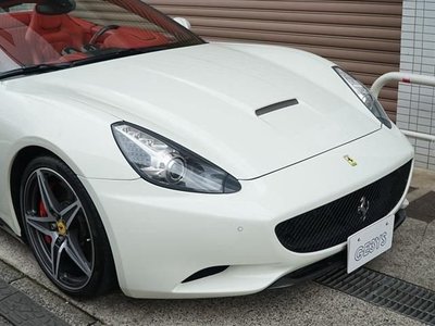 FERRARI CALIFORNIA - 8