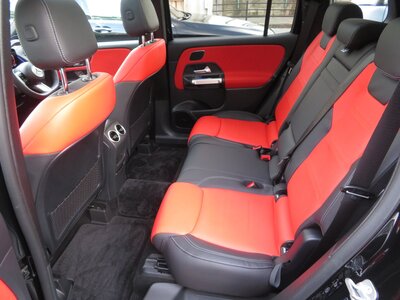 MERCEDES-BENZ GLB - 10