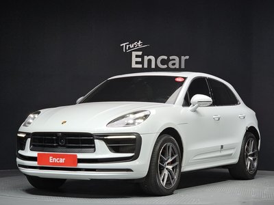 PORSCHE MACAN - 1