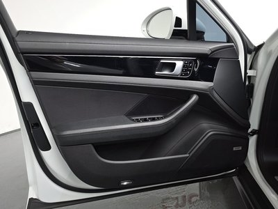 صورة مصغرة 14 لـ 2018 Porsche PANAMERA