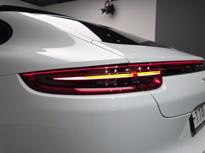 2018 Porsche PANAMERA 照片 10