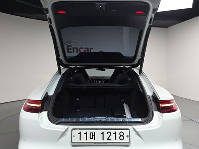 صورة مصغرة 30 لـ 2018 Porsche PANAMERA
