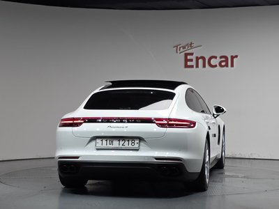 2018 Porsche PANAMERA 照片 4