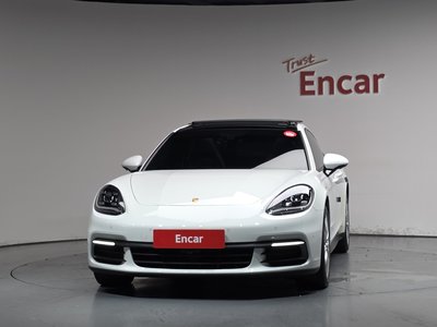 2018 Porsche PANAMERA 照片 2