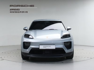 PORSCHE MACAN - 2