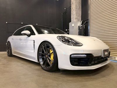 PORSCHE PANAMERA - 4