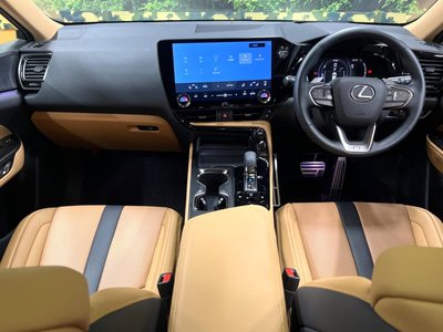 صورة 2 لـ 2025 Lexus NX
