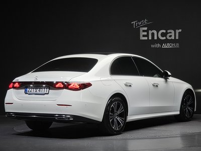 MERCEDES-BENZ E-CLASS - 4