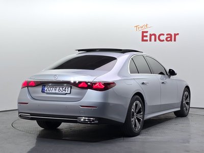 MERCEDES-BENZ E-CLASS - 3