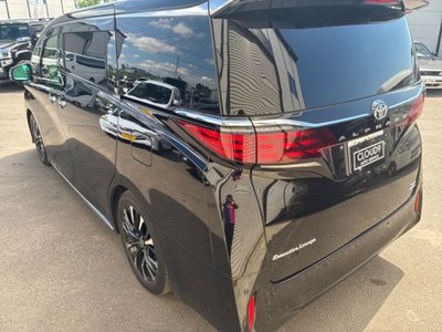 2024 Toyota ALPHARD — фото 2
