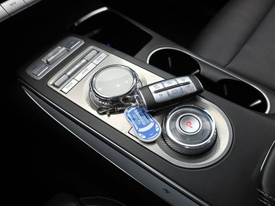 صورة 9 لـ 2021 Genesis GV70