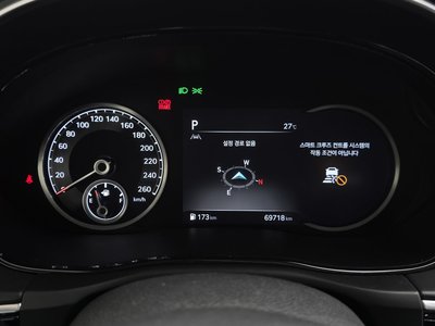 صورة 8 لـ 2021 Genesis GV70
