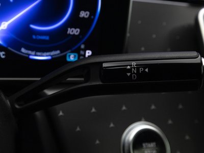 MERCEDES-BENZ EQE - 9