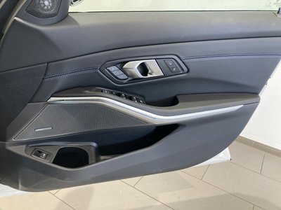 2025 BMW 3 SERIES thumbnail 40