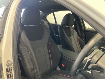 صورة 4 لـ 2025 BMW 3 SERIES