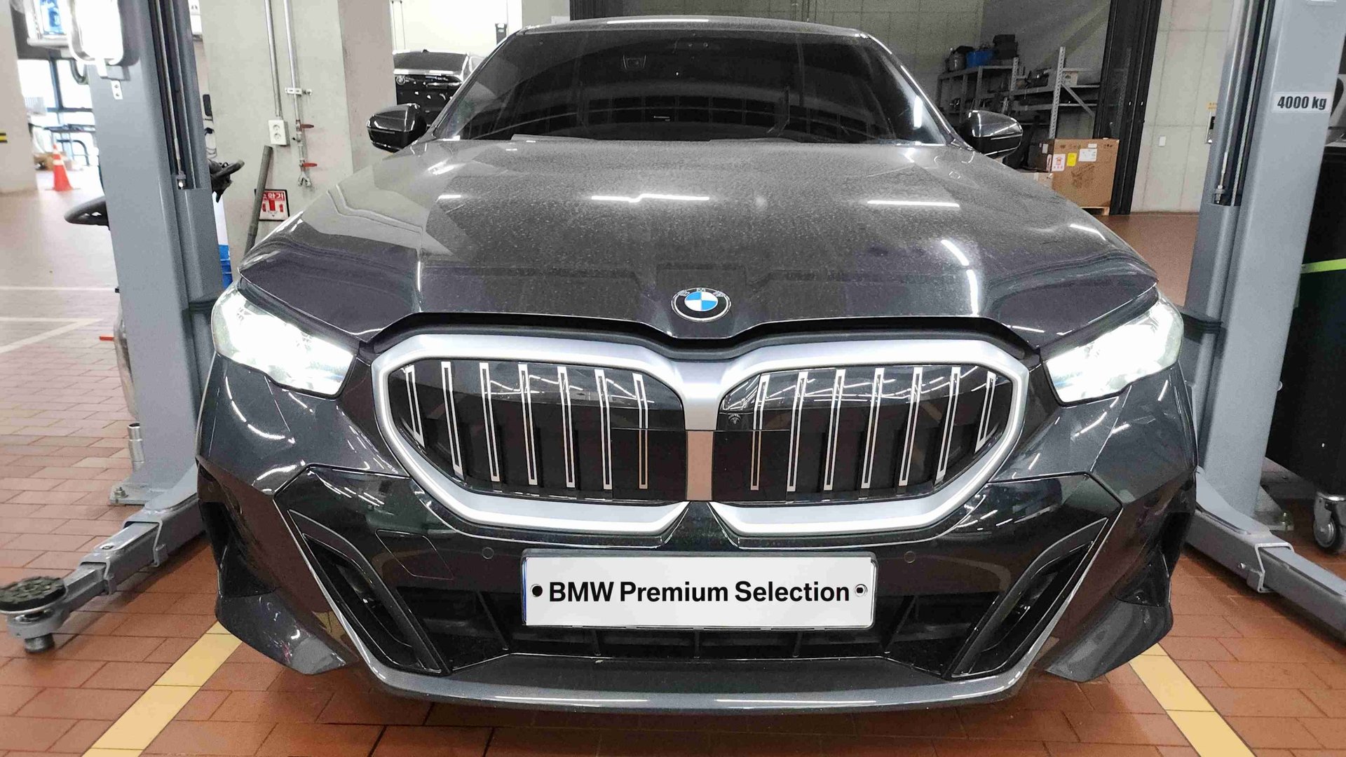 BMW 5 SERIES - View 1