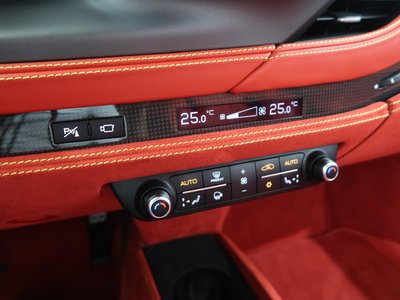 صورة مصغرة 52 لـ 2021 Ferrari F8 TRIBUTO