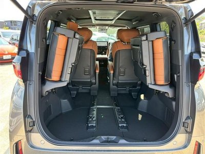 TOYOTA VELLFIRE - 8