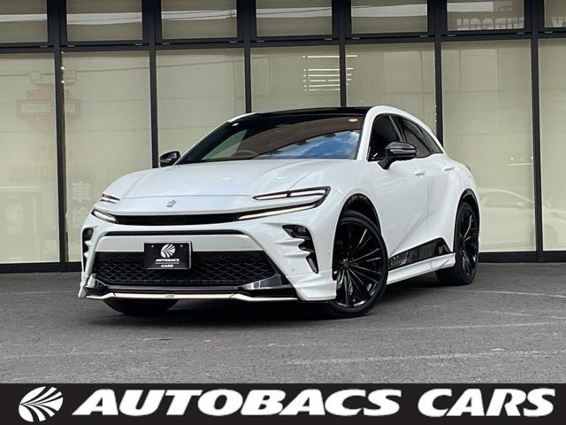 TOYOTA CROWN SPORT - View 1