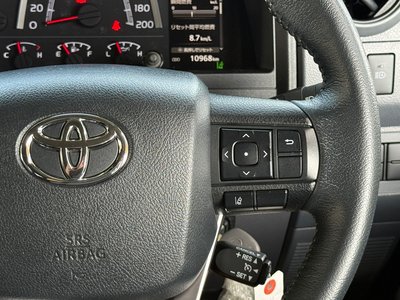 صورة مصغرة 68 لـ 2024 Toyota LAND CRUISER 70