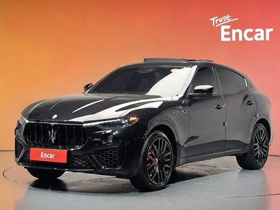 2022 Maserati LEVANTE — фото 1