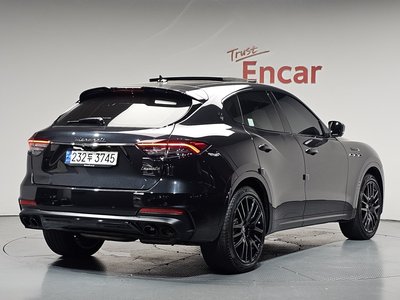 2022 Maserati LEVANTE — фото 3