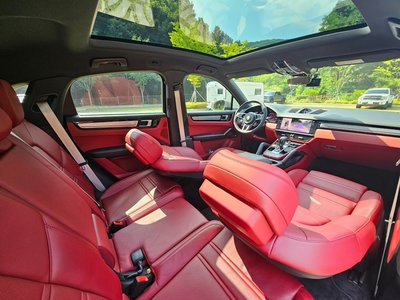 2023 Porsche CAYENNE thumbnail 11