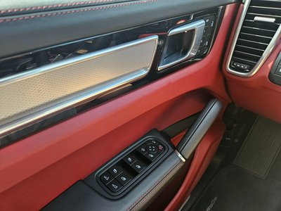 2023 Porsche CAYENNE thumbnail 15