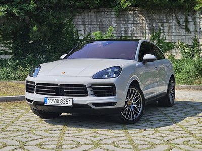 2023 Porsche CAYENNE photo 1
