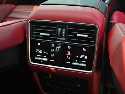 2023 Porsche CAYENNE thumbnail 16