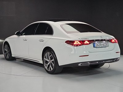 2024 Mercedes-BENZ E-CLASS photo 2