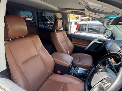 TOYOTA LAND CRUISER PRADO - 10