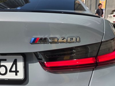 2026 BMW 3 SERIES photo 7