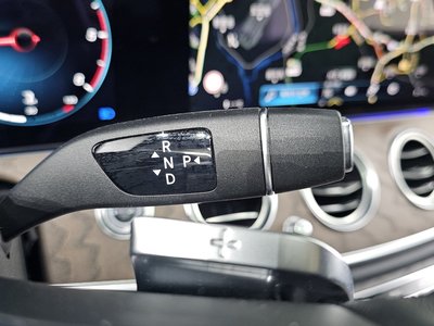 MERCEDES-BENZ E-CLASS - 9