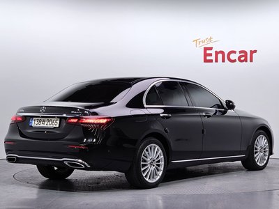 MERCEDES-BENZ E-CLASS - 4