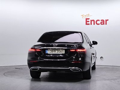 MERCEDES-BENZ E-CLASS - 3